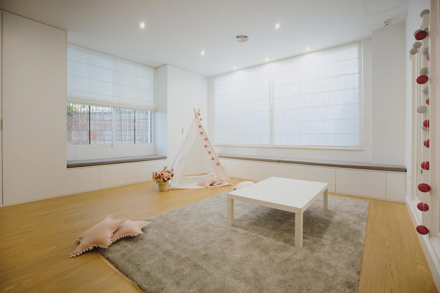 Cuéntanos qué tienes planeado y te llamamos enseguida También puedes hacerlo visitándonos y contactando aquí: C/ Rey Abu Said 13, Bloque 6, Local 2 Urb. Alcázar del Genil / Esquina Paseo del Violón, 18006, Granada hola@casapiruletas.es 639 03 80 88