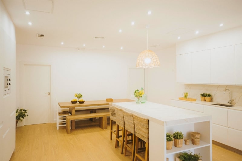 Cuéntanos qué tienes planeado y te llamamos enseguida También puedes hacerlo visitándonos y contactando aquí: C/ Rey Abu Said 13, Bloque 6, Local 2 Urb. Alcázar del Genil / Esquina Paseo del Violón, 18006, Granada hola@casapiruletas.es 639 03 80 88